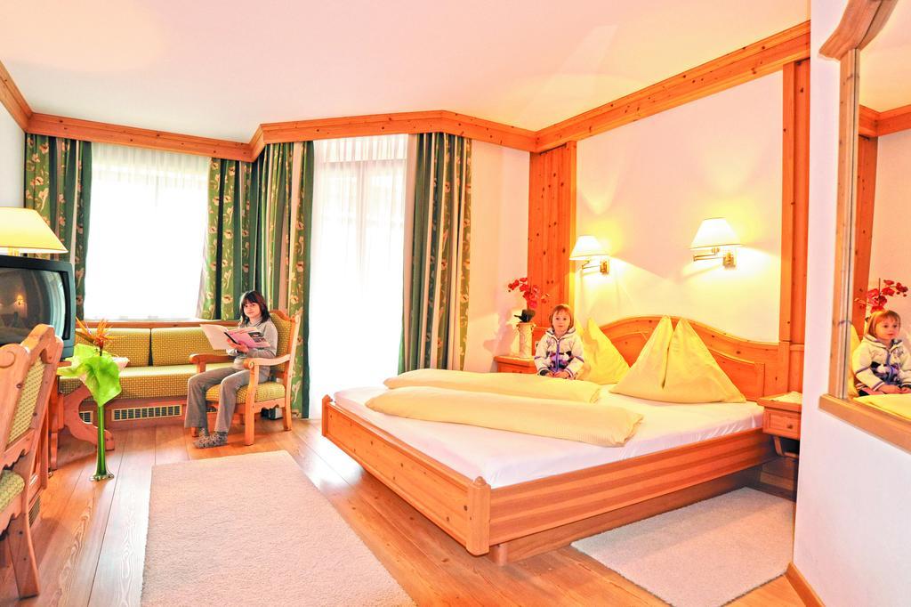 Hotel Loffele Weissbriach Oda fotoğraf